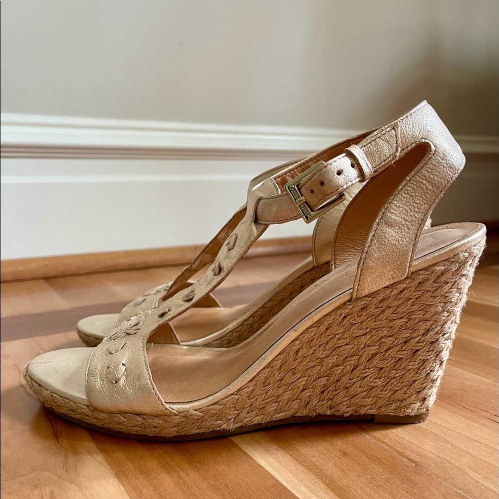 Jack Rogers Gold Willa Sandals size 9